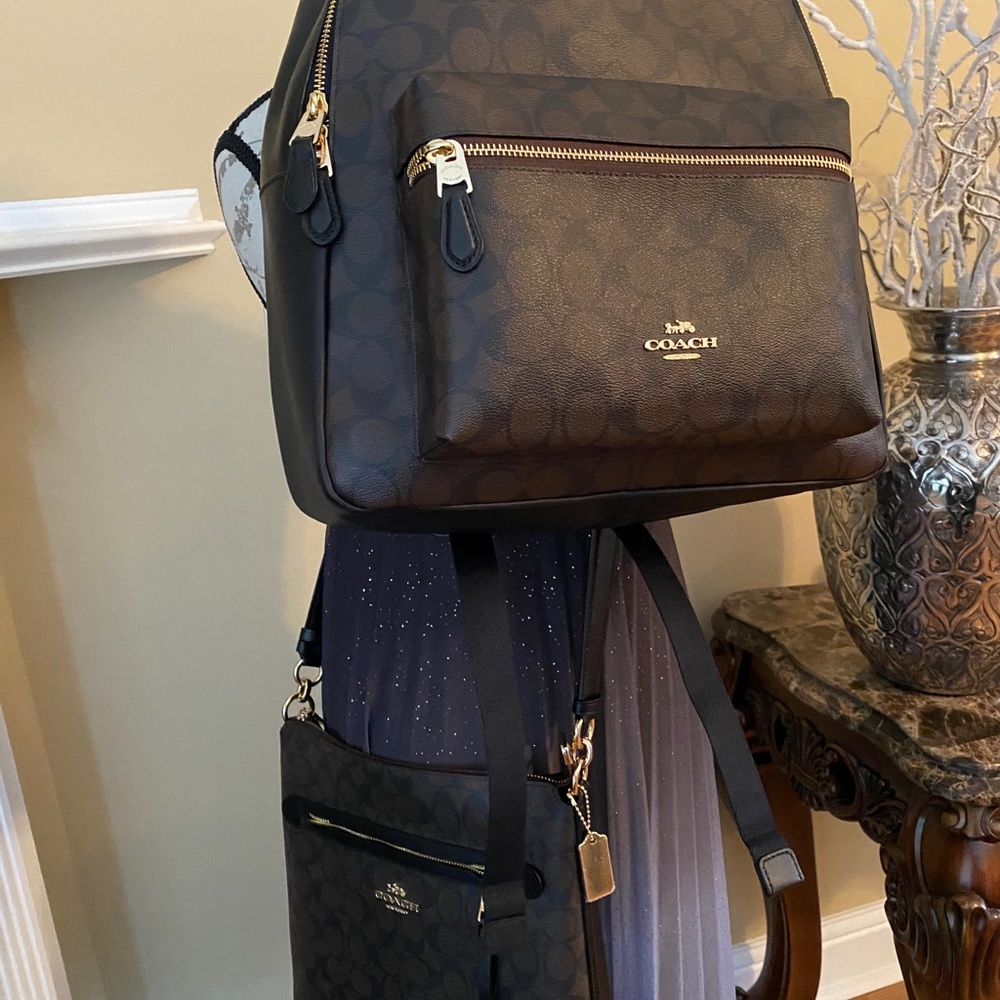 Authentic Coach Signature Backpack - Picture 2 of 4